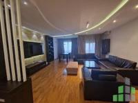 Se izdava namesten stan vo Skopje, Debar Maalo so povrshina od 97 m2.
 Ekstra: Klima, Centralno Parno, Lift.
 Cena: 850 EUR